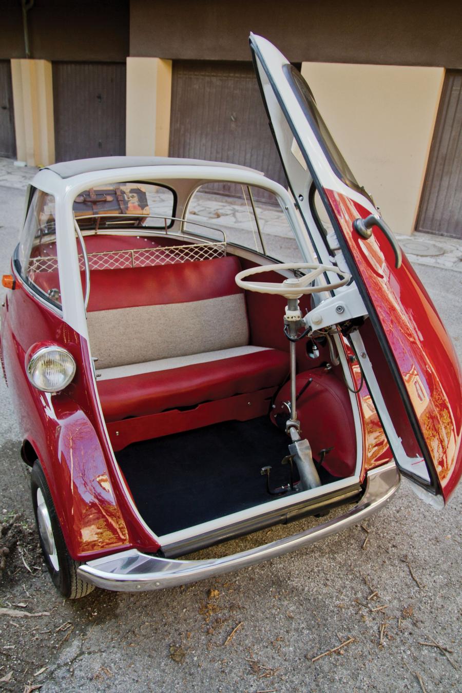 BMW Isetta 300 1956 года  (фото 5 из 12)